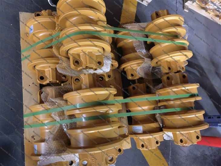 D7R TRACK ROLLER